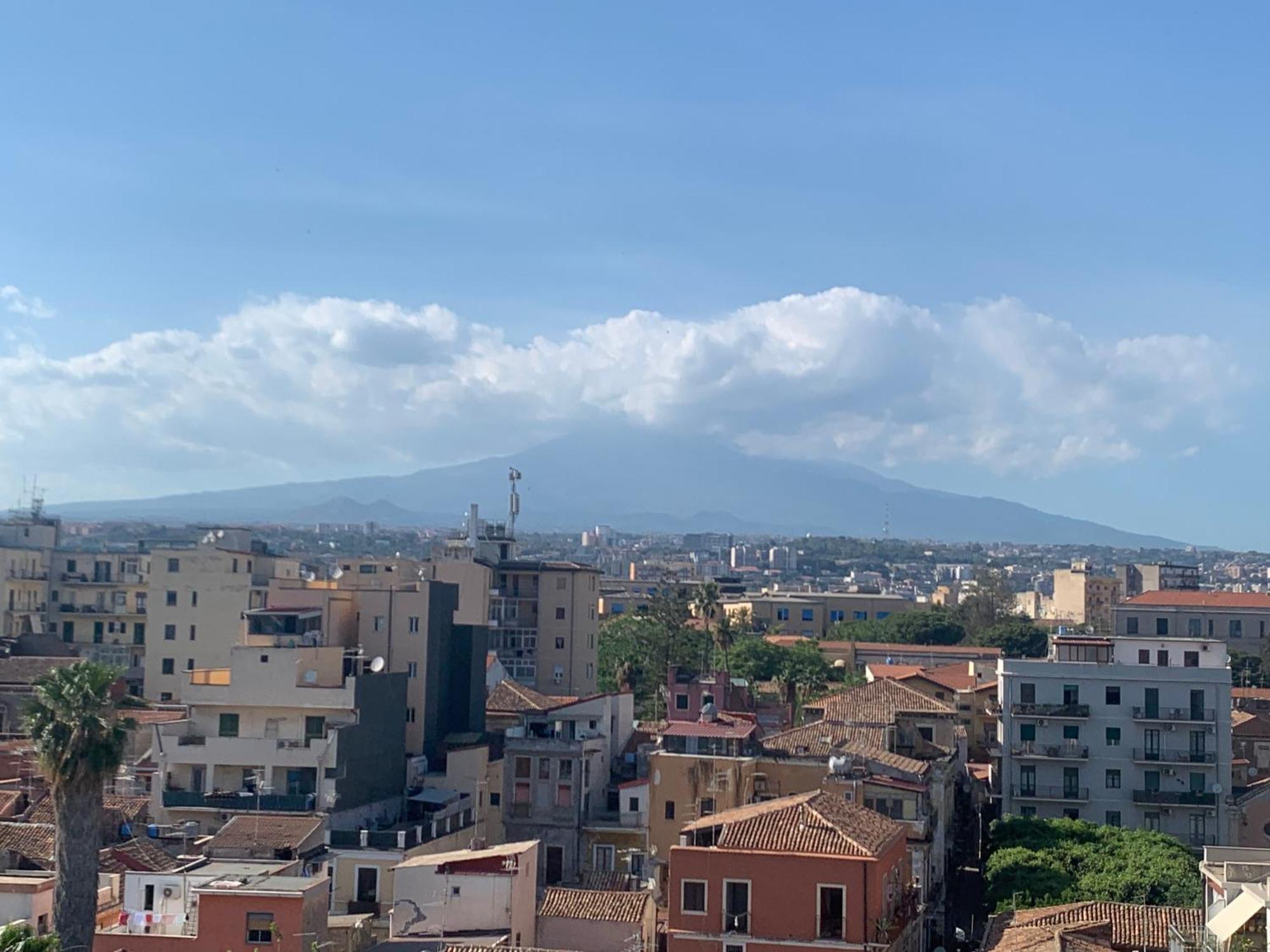 Penthouse Garibaldi Apartment Catania Exterior photo